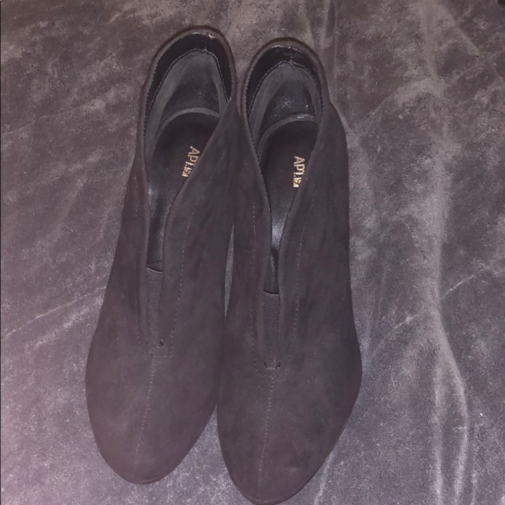 Black heels